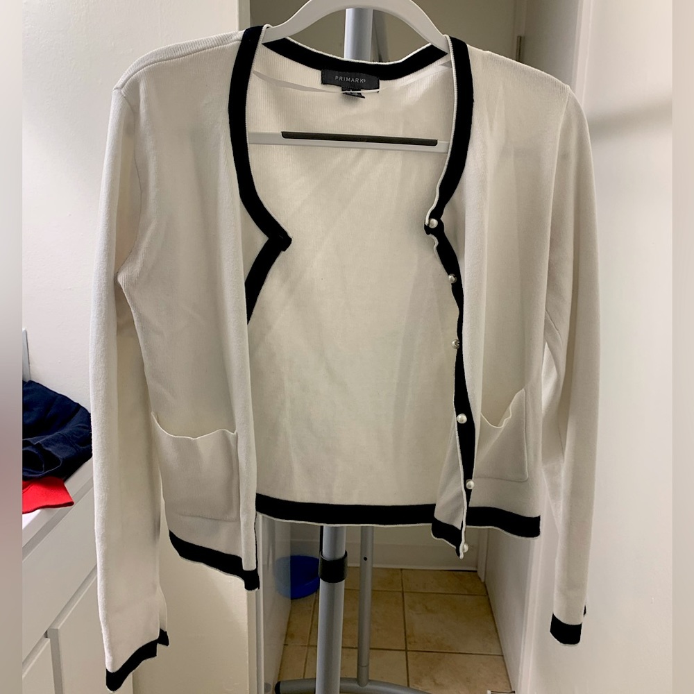 Primark | Formal White Cardigan w/ Pearl Buttons and Black Accents | Size: S
